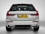 Volvo XC60 T6 Recharge AWD Plus Dark - Panorama/schuifdak - IntelliSafe Assist & Surround - 360º Camera - Verwarmde voorstoelen, stuur & achterbank - Parkeersensoren voor & achter - Elektr. bedienb. voorstoelen met geheugen - Draadloze tel. lader - Elektr. inklapbare trekhaak - 19' LMV