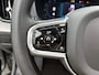 Volvo XC60 T6 Recharge AWD Plus Dark - Panorama/schuifdak - IntelliSafe Assist & Surround - 360º Camera - Verwarmde voorstoelen, stuur & achterbank - Parkeersensoren voor & achter - Elektr. bedienb. voorstoelen met geheugen - Draadloze tel. lader - Elektr. inklapbare trekhaak - 19' LMV