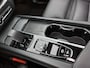 Volvo XC60 T6 Recharge AWD Plus Dark - Panorama/schuifdak - IntelliSafe Assist & Surround - 360º Camera - Verwarmde voorstoelen, stuur & achterbank - Parkeersensoren voor & achter - Elektr. bedienb. voorstoelen met geheugen - Draadloze tel. lader - Elektr. inklapbare trekhaak - 19' LMV
