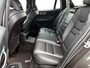 Volvo V60 T6 Recharge AWD Plus Dark - IntelliSafe Assist & Surround - 360º Camera - Harman/Kardon audio - Verwarmde voorstoelen, stuur & achterbank - Parkeersensoren voor & achter - Elektr. bedienb. voorstoelen met geheugen - Elektr. inklapbare trekhaak - 18' LMV