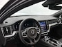 Volvo V60 T6 Recharge AWD Plus Dark - IntelliSafe Assist & Surround - 360º Camera - Harman/Kardon audio - Verwarmde voorstoelen, stuur & achterbank - Parkeersensoren voor & achter - Elektr. bedienb. voorstoelen met geheugen - Elektr. inklapbare trekhaak - 18' LMV