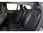Volvo V60 T6 Recharge AWD Inscription - IntelliSafe Assist - Parkeercamera achter - Parkeersensoren voor & achter - Elektr. bedienb. bestuurdersstoel met geheugen - High Performance audio - 18' LMV