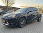 Lexus UX 250h First Edition NL-AUTO TREKHAAK TRIPLE-LED KEYLESS PARK-SENSOREN CAMERA EL-ACHTERKLEP NAVI