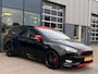 Ford Focus Wagon 1.5 Black Edition 150PK NIEUWE DISTRIBUTIERIEM!! Trekhaak Cruise Navi Parkeersensoren Privacy Glass Rode Remklauwen *Dealer Onderhouden*
