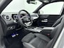 Mercedes-Benz GLB GLB 180 Automaat AMG Line 7-Persoons | Advanced Plus Pakket | Licht- en zicht-pakket | Stoelverwarming | Panoramadak | Keyless Go | LED