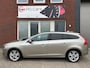 Volvo V60 / Navi / Leder / PDC / Cruise / AUT