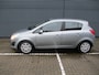 Opel Corsa 1.2-16V Edition Apk 03-12-2026 buitenzijde wat schaafjes van binnen netjes goed rijdend nu scherpe meeneem prijs