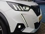 Peugeot 2008 1.2 PureTech GT Pack | Achterbank in delen neerklapbaar | Achteruitrijcamera | Afwijkende dakkleur