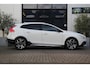 Volvo V40 Cross Country 2.0 T5 AWD Summum H&K - FULL OPTIONS - PANORAMADAK - LEDER - TREKHAAK - ELEKTRISCHE STOELEN - CAMERA -