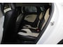 Volvo V40 Cross Country 2.0 T5 AWD Summum H&K - FULL OPTIONS - PANORAMADAK - LEDER - TREKHAAK - ELEKTRISCHE STOELEN - CAMERA -