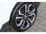 Volvo V40 Cross Country 2.0 T5 AWD Summum H&K - FULL OPTIONS - PANORAMADAK - LEDER - TREKHAAK - ELEKTRISCHE STOELEN - CAMERA -