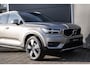 Volvo XC40 T2 Business Pro | Navigatie | Parkeercamera achter + sensoren voor | BLIS | Adaptieve Cruise Control | Climate Control | Lichtmetalen velgen 19 inch | Volvo on Call | Verwarmbare voorruit |