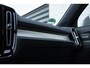 Volvo XC40 B3 Automaat Business Edition | Verwarmbare voorstoelen | Verwarmbaar stuurwiel | Premium audio by Harman Kardon | 18 inch Lichtmetalen velgen | Alarmklasse 3