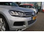 Volkswagen Touareg 3.0 TDI R-line NL auto, 2e eigenaar, dealeronderhouden door ons, trekhaak, panoramadak, leder, dynaudio, camera, elektrische stoelverstelling met geheugen,