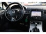 Volkswagen Touareg 3.0 TDI R-line NL auto, 2e eigenaar, dealeronderhouden door ons, trekhaak, panoramadak, leder, dynaudio, camera, elektrische stoelverstelling met geheugen,