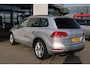 Volkswagen Touareg 3.0 TDI R-line NL auto, 2e eigenaar, dealeronderhouden door ons, trekhaak, panoramadak, leder, dynaudio, camera, elektrische stoelverstelling met geheugen,