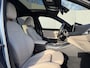 BMW 3-Serie 330e M Sport / RIJKLAAR / Fabrieksgarantie tot 11-2027 / Harman Kardon Premium Audio / Elektrische Trekhaak / Schuif- en Kantel Dak / Stoel & Stuurverwarming / Akoestisch Glas / Adaptieve Cruise Control / Leder Bekleding / Dealer Onderhouden / Apple Carplay & Android Auto / EAER 99 km /