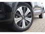 Volvo XC40 1.5 T4 Plug-in Hybrid Plus Bright | Plug-in Hybrid (PHEV) | Facelift | Lederen bekleding | Harman Kardon audio | Stoel- en stuurverwarming | Cruise control | | 19" velgen | Voorruitverwarming | Elektrische stoelverstelling | Climate control | Navigatie | Getint glas | Apple Carplay / Android Auto |
