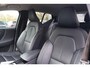 Volvo XC40 1.5 T4 Plug-in Hybrid Plus Bright | Plug-in Hybrid (PHEV) | Facelift | Lederen bekleding | Harman Kardon audio | Stoel- en stuurverwarming | Cruise control | | 19" velgen | Voorruitverwarming | Elektrische stoelverstelling | Climate control | Navigatie | Getint glas | Apple Carplay / Android Auto |