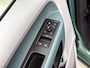 Volkswagen ID. Buzz Pro Bulli Limited Edition 86 kWh LWB 286PK | VOL OPTIES! | 7-zits | Trekhaak | Navigatie Draadloos Apple Carplay/Android Auto | 3-zones Climatronic Airco | Panoramadak | LED Matrix koplampen | Stoelverwarming | Achteruitrijcamera inclusief 360 graden camera | Lane Assist | Verwarmbaar multifunctioneel stuurwiel | Adaptive Cruise Control | DAB+ | Achterlichten LED |