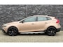 Volvo V40 Cross Country 2.5 T5 255pk+ AWD R-Design Automaat|Camera|IntelliSafe Pro|Leder|19 Inch|Bi-Xenon|Vol optie!!