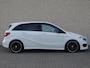Mercedes-Benz B-klasse B 180 AMG Line l Navigatie systeem l Thermatic | 18 inch Lichtmetalen velgen l Getinte warmte werende ruiten l Nightpakket l