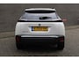Peugeot e-2008 EV Allure 50 kWh Inclusief batterijcertificaat, Automaat, Cruise/Climate control, Navigatie, Camera, Stoelverwarming, Dakrails, LM velgen,