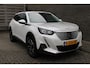 Peugeot e-2008 EV Allure 50 kWh Inclusief batterijcertificaat, Automaat, Cruise/Climate control, Navigatie, Camera, Stoelverwarming, Dakrails, LM velgen,