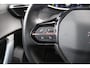 Peugeot e-2008 EV Allure 50 kWh Inclusief batterijcertificaat, Automaat, Cruise/Climate control, Navigatie, Camera, Stoelverwarming, Dakrails, LM velgen,