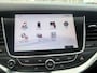 Opel Astra 1.0 Business+ met parkeersensoren en navigatie en cruise controle en bluetooth telefoon / media