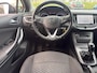 Opel Astra 1.0 Business+ met parkeersensoren en navigatie en cruise controle en bluetooth telefoon / media