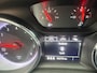 Opel Astra 1.0 Business+ met parkeersensoren en navigatie en cruise controle en bluetooth telefoon / media