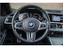 BMW 3-Serie 318i M Sport, Stoelverwarming, Carplay, Alcantara, Sfeerverlichting, DAB+, PDC, Navigatie, Sportstoelen.