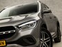 Mercedes-Benz GLA 200 Luxury 164Pk Automaat (GROOT NAVI, SFEERVERLICHTING, LEDER, WIDESCREEN, STOELVERWARMING, SPORTSTOELEN, CAMERA, ZWART HEMEL, NIEUWSTAAT)