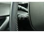 Peugeot e-2008 EV Allure Pack 50 kWh 100% Elektrisch | Camera | Cruise Control | Navigatie | Apple Carplay | Android auto | 3D Instrumentenpaneel | 1e eigenaar