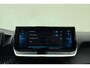 Peugeot e-2008 EV Allure Pack 50 kWh 100% Elektrisch | Camera | Cruise Control | Navigatie | Apple Carplay | Android auto | 3D Instrumentenpaneel | 1e eigenaar
