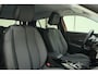 Peugeot e-2008 EV Allure Pack 50 kWh 100% Elektrisch | Camera | Cruise Control | Navigatie | Apple Carplay | Android auto | 3D Instrumentenpaneel | 1e eigenaar