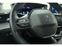Peugeot e-2008 EV Allure Pack 50 kWh 100% Elektrisch | Camera | Cruise Control | Navigatie | Apple Carplay | Android auto | 3D Instrumentenpaneel | 1e eigenaar