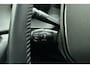 Peugeot e-2008 EV Allure Pack 50 kWh 100% Elektrisch | Camera | Cruise Control | Navigatie | Apple Carplay | Android auto | 3D Instrumentenpaneel | 1e eigenaar
