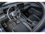 Volkswagen T-Roc 1.5 eTSI 150pk DSG R-Line First Edition | Black Style | 19" Velgen | Rondomzichtcamera | All Season Banden