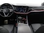 Volkswagen Touareg 3.0 TSi eHybrid 4MOTION R | Luchtvering | Panoramadak | Matrix Led IQ | Discover Pro Max | Comfort-Stoelen | Trekhaak | Stoelverwarming V + A | Nachtzicht-Assistent | Park Assist Pro | Connectivity-Pakket | Adaptieve Cruise Control |