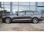 Volvo V60 2.0 T6 Plug-in hybrid AWD Plus Dark | 2000 kg trekgewicht | Sportstoelen Elektrisch Verstelbaar | Stoel + Stuurverwarming | harman/ kardon audio | Achterklep elektrisch | Lederen bekleding | Google services