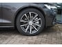 Volvo V60 2.0 T6 Plug-in hybrid AWD Plus Dark | 2000 kg trekgewicht | Sportstoelen Elektrisch Verstelbaar | Stoel + Stuurverwarming | harman/ kardon audio | Achterklep elektrisch | Lederen bekleding | Google services