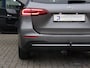 Mercedes-Benz B-klasse 180 Business Solution | Trekhaak | Camera | Parkeerhulp Voor + Achter | Navi | Privacy Glas | Automaat |