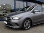 Mercedes-Benz B-klasse 180 Business Solution | Trekhaak | Camera | Parkeerhulp Voor + Achter | Navi | Privacy Glas | Automaat |