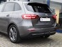 Mercedes-Benz B-klasse 180 Business | Trekhaak | Camera | Parkeerhulp V+A | Navi | Privacy Glas | LED | Cruise Control | Armsteun Achter | DAB |