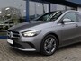 Mercedes-Benz B-klasse 180 Business | Trekhaak | Camera | Parkeerhulp V+A | Navi | Privacy Glas | LED | Cruise Control | Armsteun Achter | DAB |