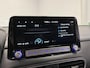 Hyundai Kona Electric EV Premium 64 kWh | 1e-EIG. | 3-FASE | SOH 100% | HEAD-UP | STOELKOELING |