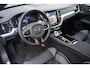 Volvo V60 2.0 T6 Plug-in hybrid AWD Plus Dark | 360 camera | Schuif-\-kanteldak | Adaptieve Cruise Control | Harman Kardon | Trekhaak |