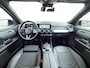 Mercedes-Benz GLB 200 Style Plus Business Solution | Stoelverwarming Voor | Achteruitrij Camera | DAB+ Radio | LED Koplampen | Zitcomfort Pakket